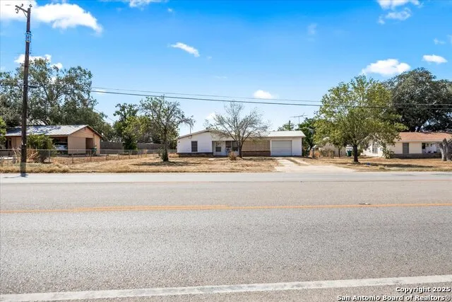 19239 McDonald Lytle, TX 78052