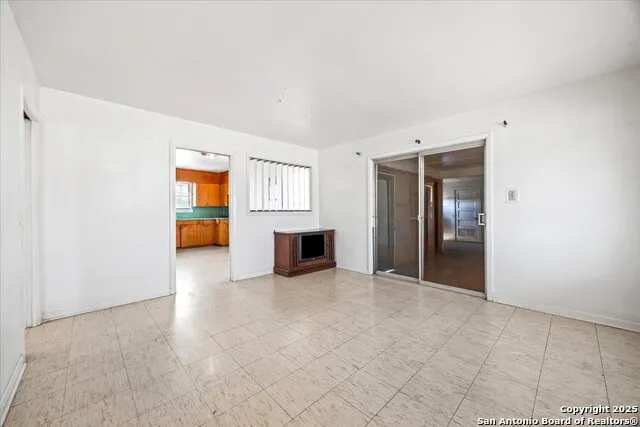 19239 McDonald Lytle, TX 78052