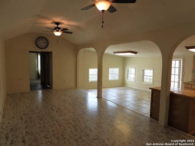 806 BLUE BILL COVE DR Lakehills, TX 78063