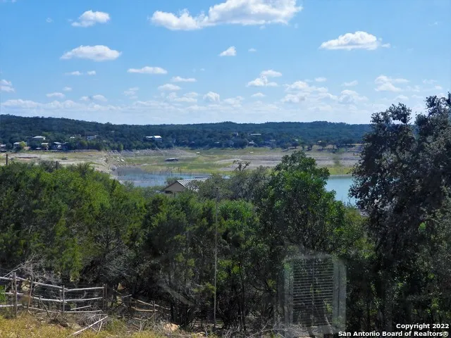 806 BLUE BILL COVE DR Lakehills, TX 78063