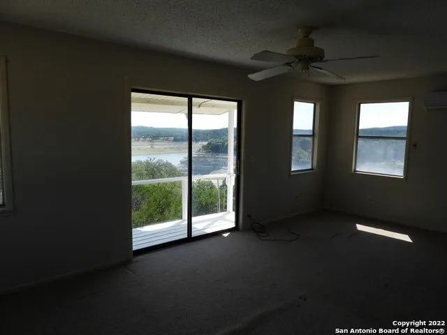 806 BLUE BILL COVE DR Lakehills, TX 78063