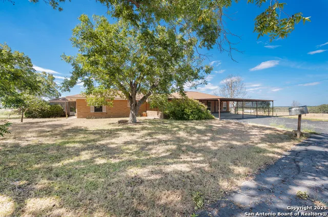 550 Bus Loop 181 S Floresville, TX 78114