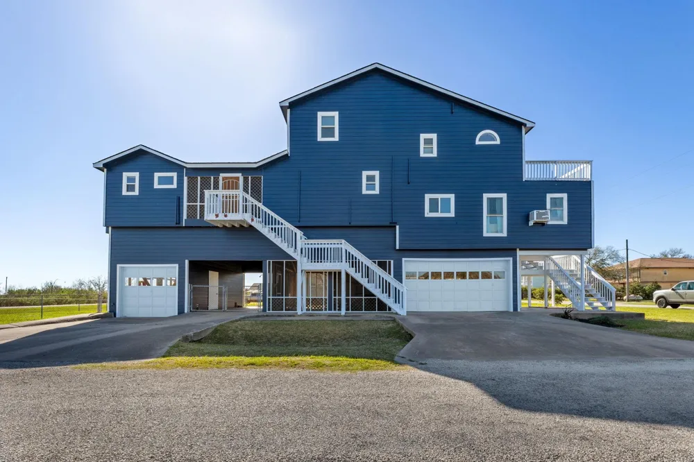 324 County Road 257 Matagorda, TX 77457