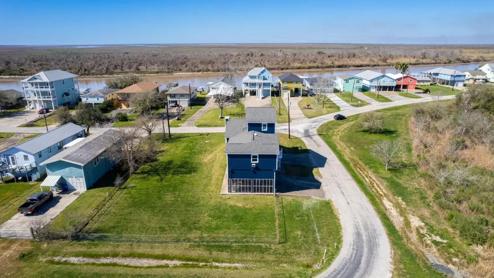 324 County Road 257 Matagorda, TX 77457