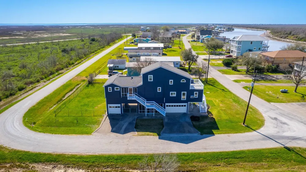 324 County Road 257 Matagorda, TX 77457