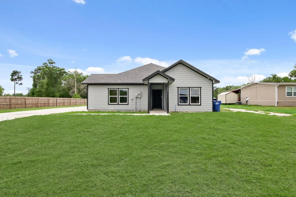 131 S Tyler Road Goodrich, TX 77335