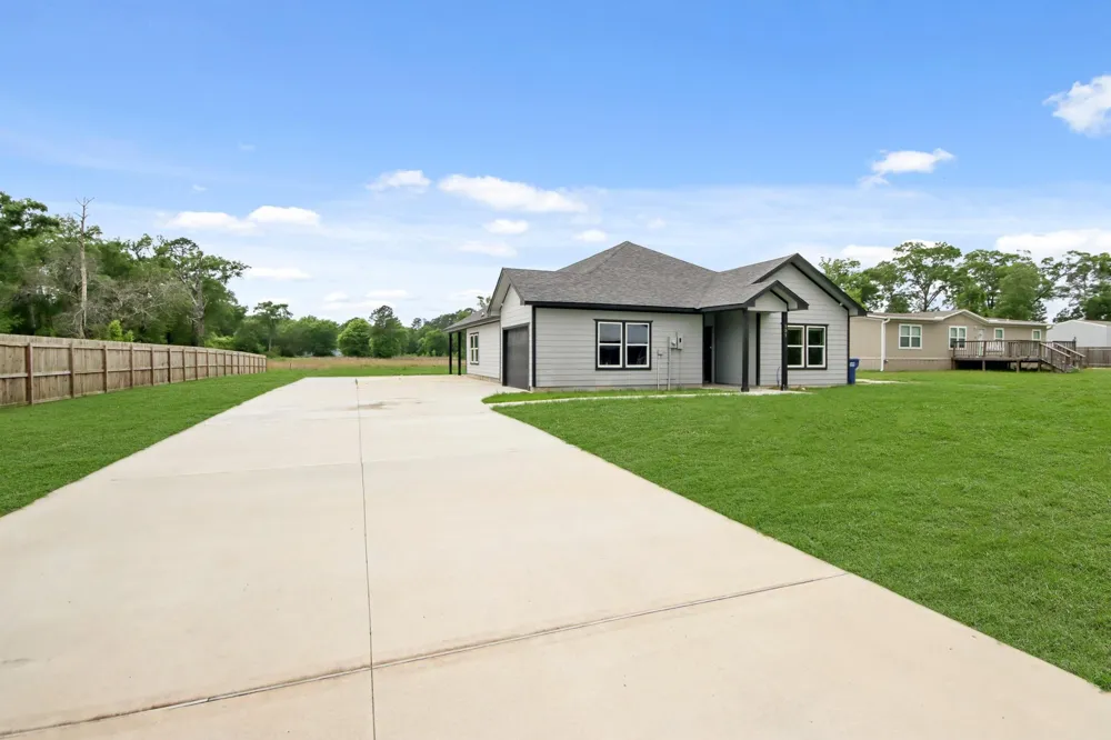 131 S Tyler Road Goodrich, TX 77335
