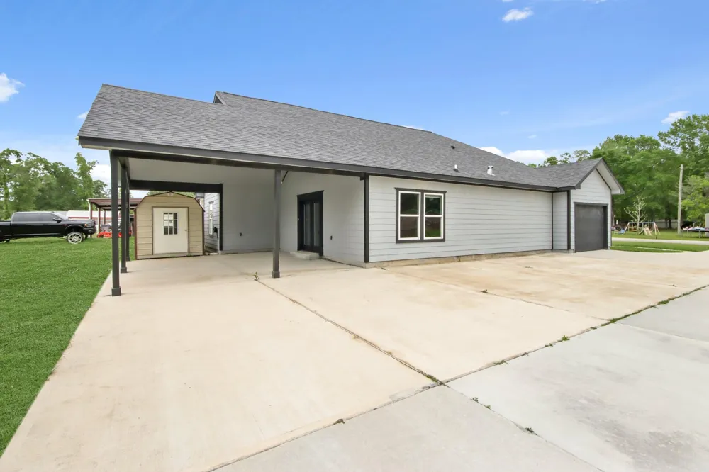 131 S Tyler Road Goodrich, TX 77335