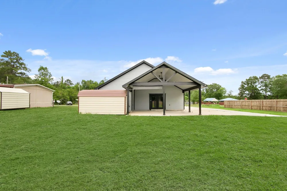 131 S Tyler Road Goodrich, TX 77335