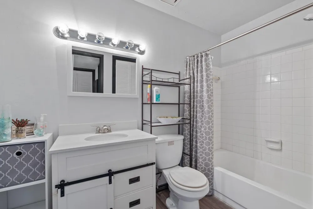 7600 Emmett F Lowry Expressway #604 Texas City, TX 77591