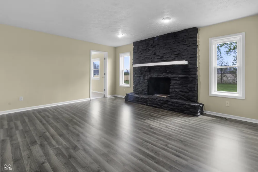 1281 Fox Trail Drive E New Palestine, IN 46163