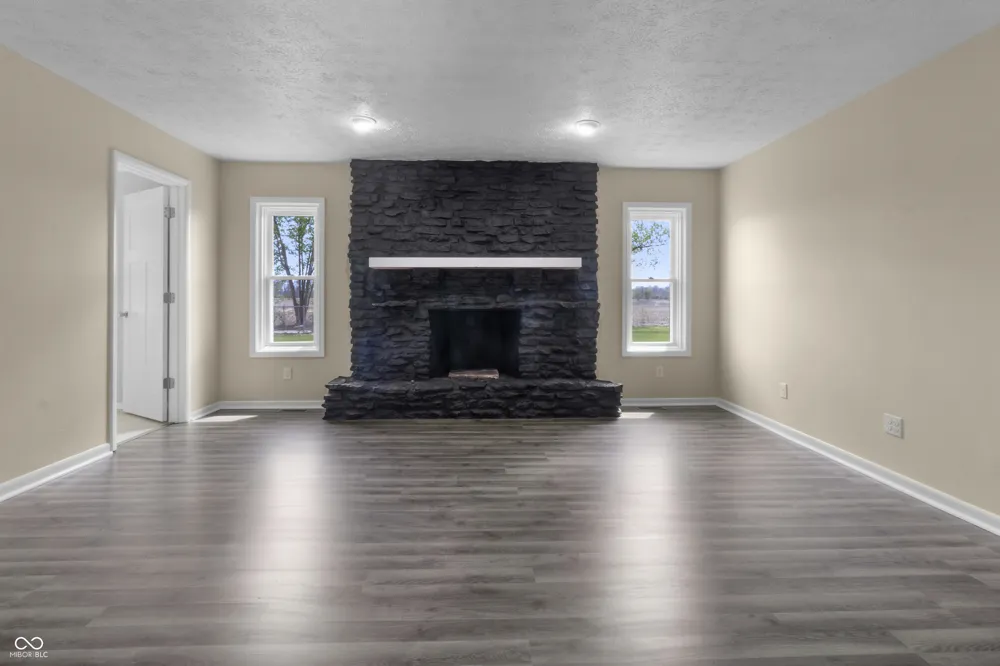 1281 Fox Trail Drive E New Palestine, IN 46163