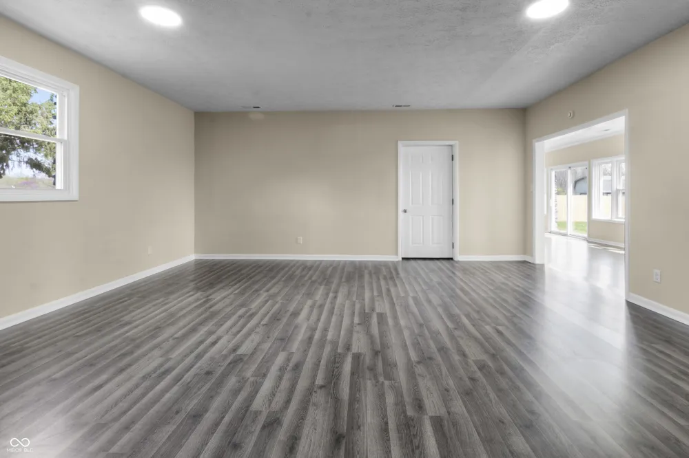 1281 Fox Trail Drive E New Palestine, IN 46163