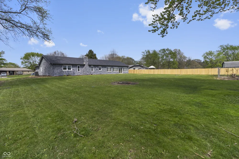 1281 Fox Trail Drive E New Palestine, IN 46163