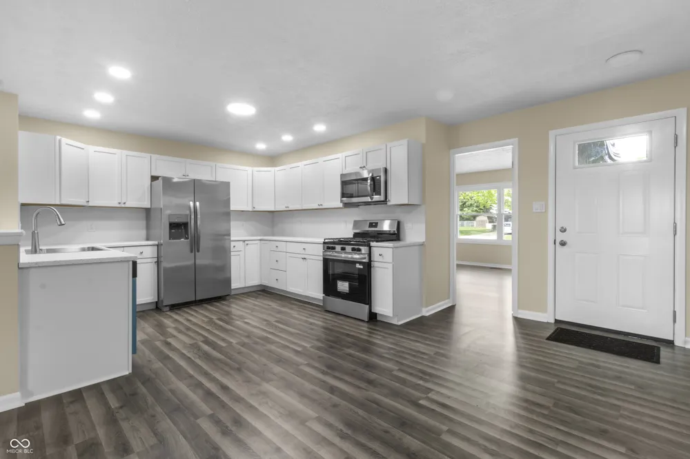 1281 Fox Trail Drive E New Palestine, IN 46163