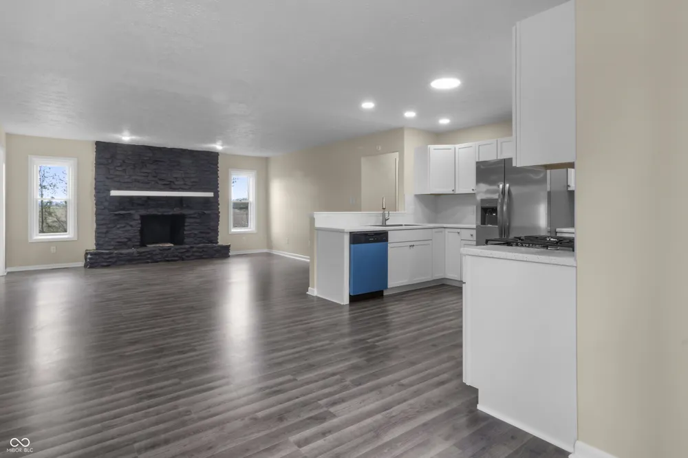 1281 Fox Trail Drive E New Palestine, IN 46163