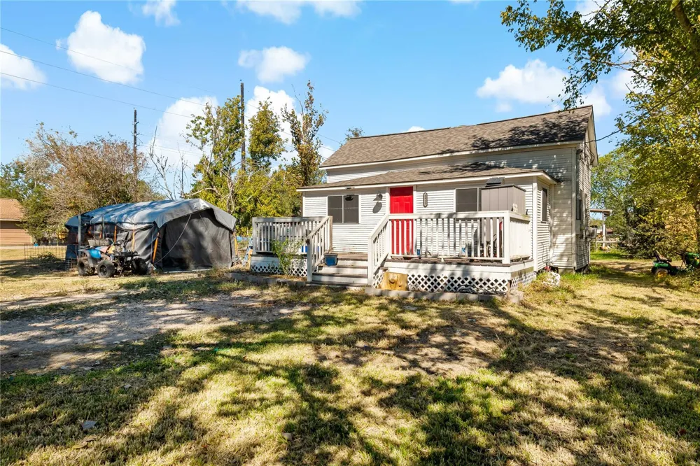 8915 W Richmond Street Needville, TX 77461