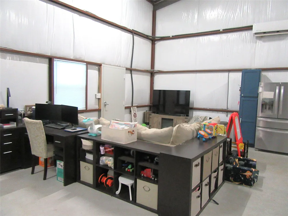 8821 County Road 133 Burlington, TX 76519