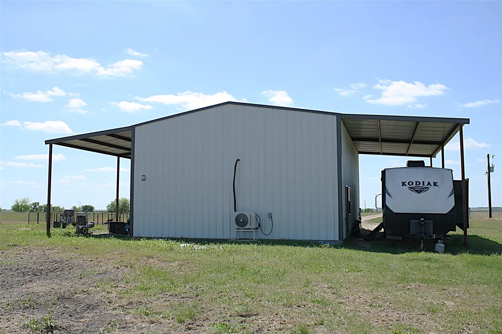 8821 County Road 133 Burlington, TX 76519