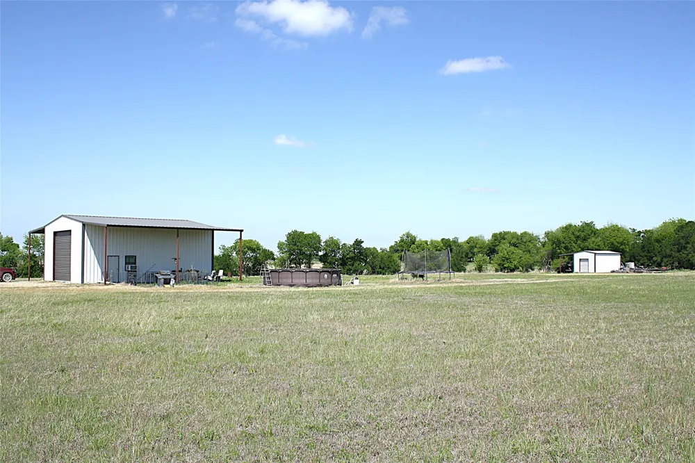 8821 County Road 133 Burlington, TX 76519