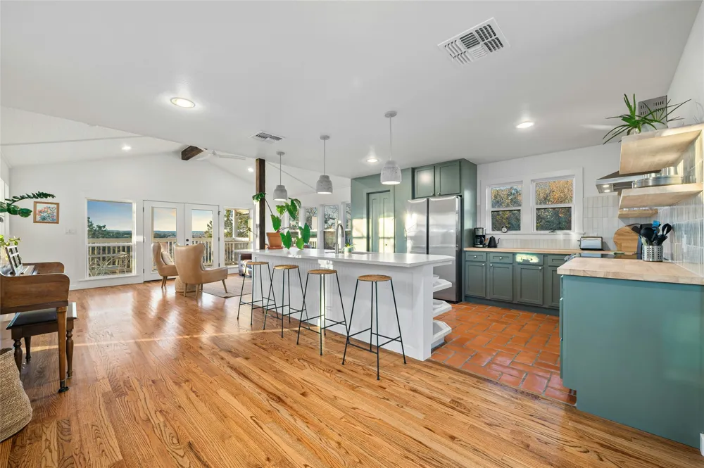 550 Cliffside Road Wimberley, TX 78676