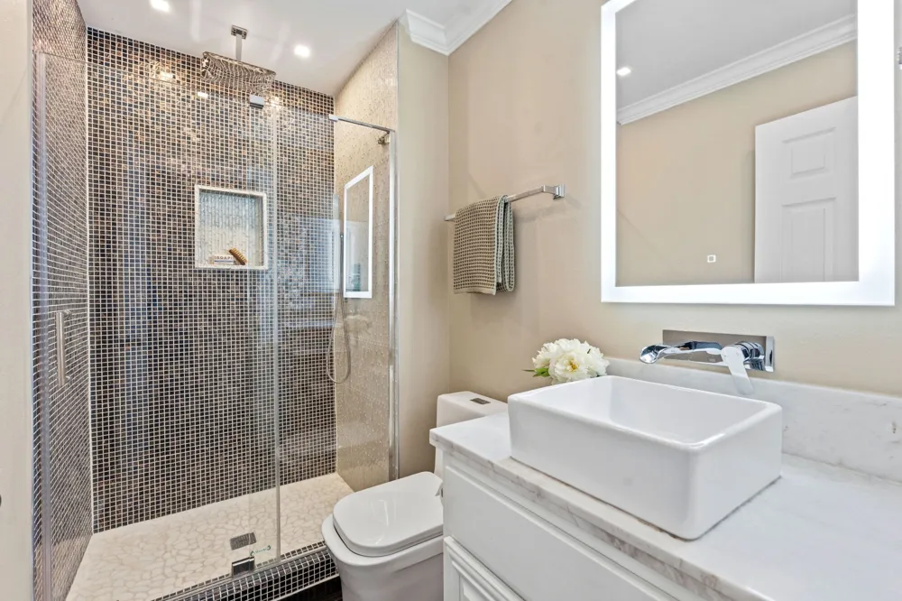 1917 Lakecliff Hills Lane Austin, TX 78732