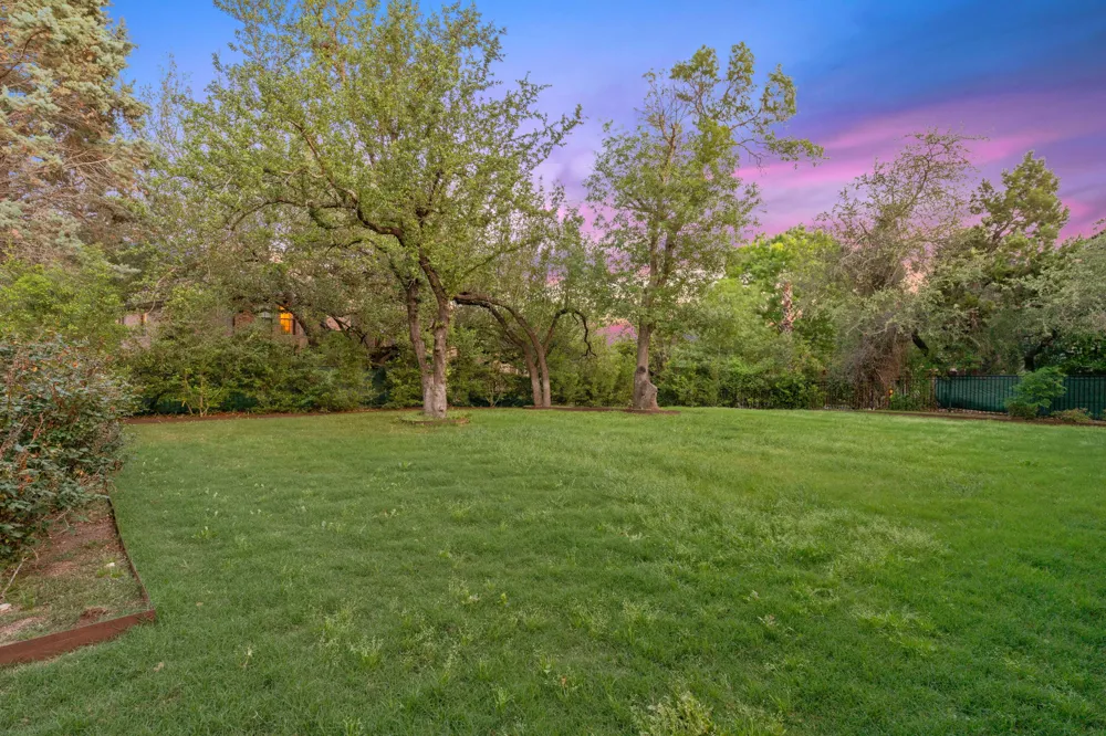 1917 Lakecliff Hills Lane Austin, TX 78732