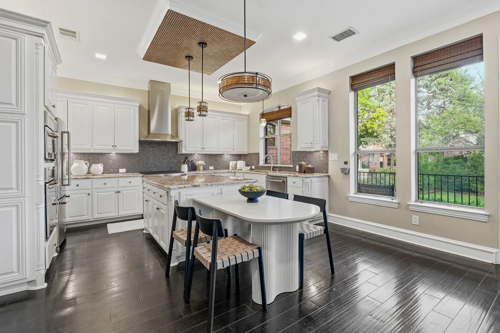1917 Lakecliff Hills Lane Austin, TX 78732