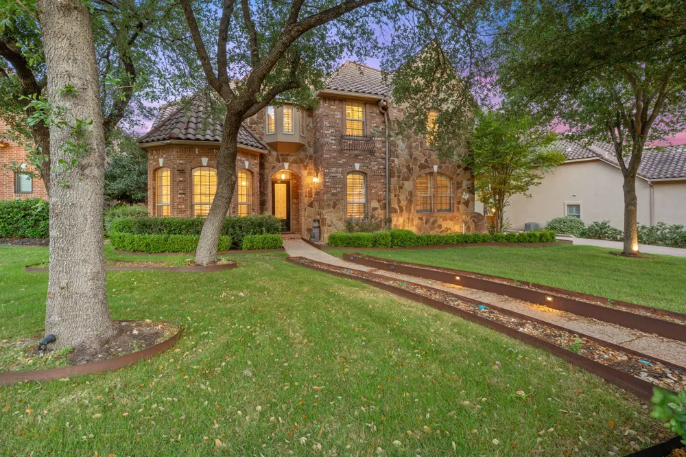 1917 Lakecliff Hills Lane Austin, TX 78732