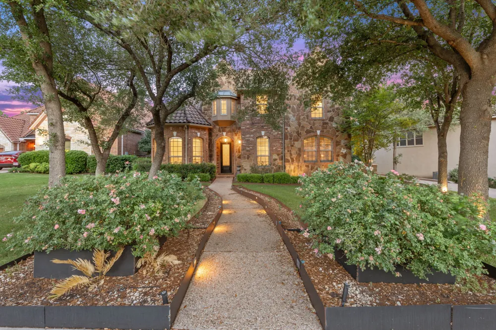 1917 Lakecliff Hills Lane Austin, TX 78732