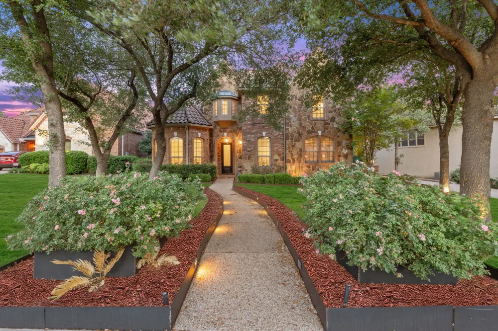 1917 Lakecliff Hills Lane Austin, TX 78732