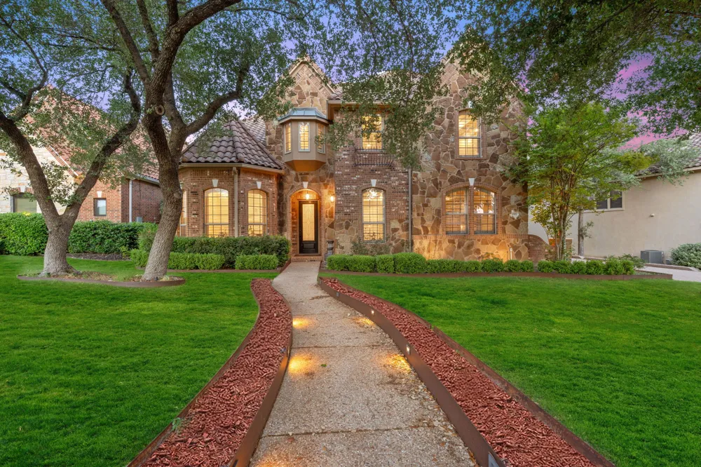 1917 Lakecliff Hills Lane Austin, TX 78732