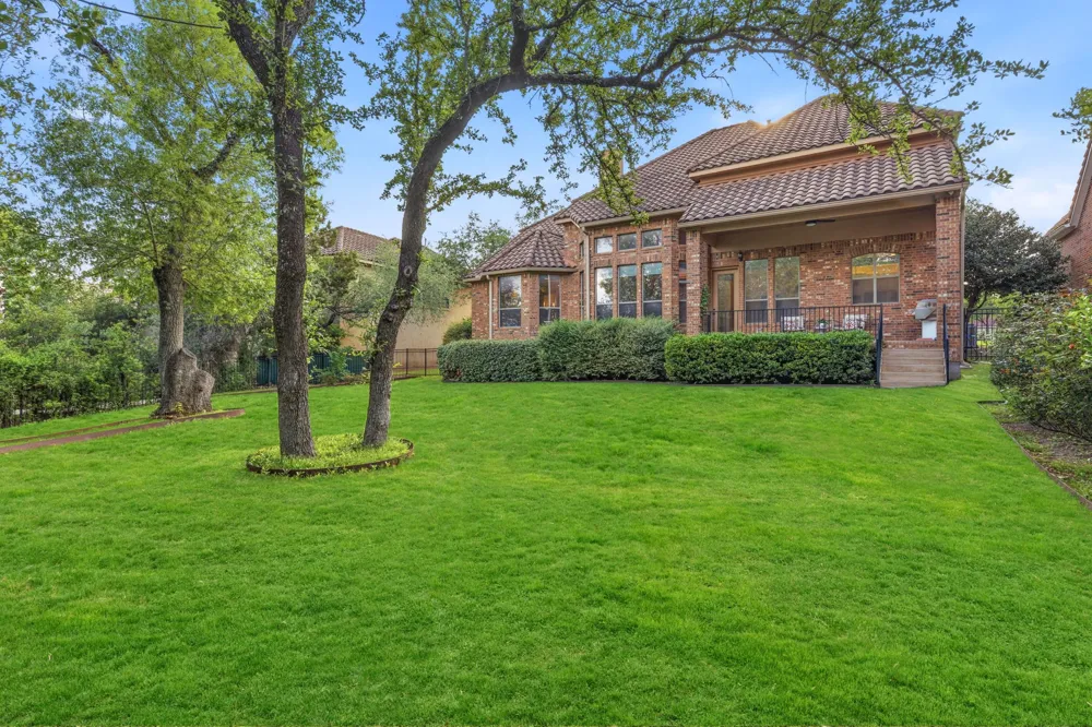 1917 Lakecliff Hills Lane Austin, TX 78732