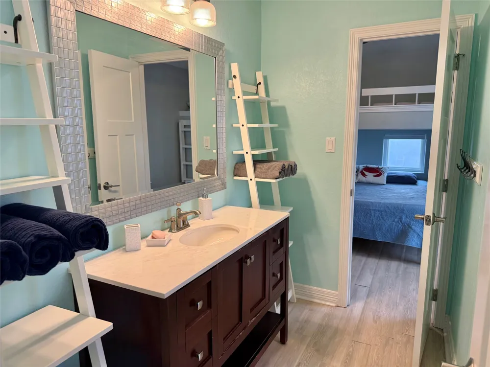 107 Mar Vista Court Freeport, TX 77541