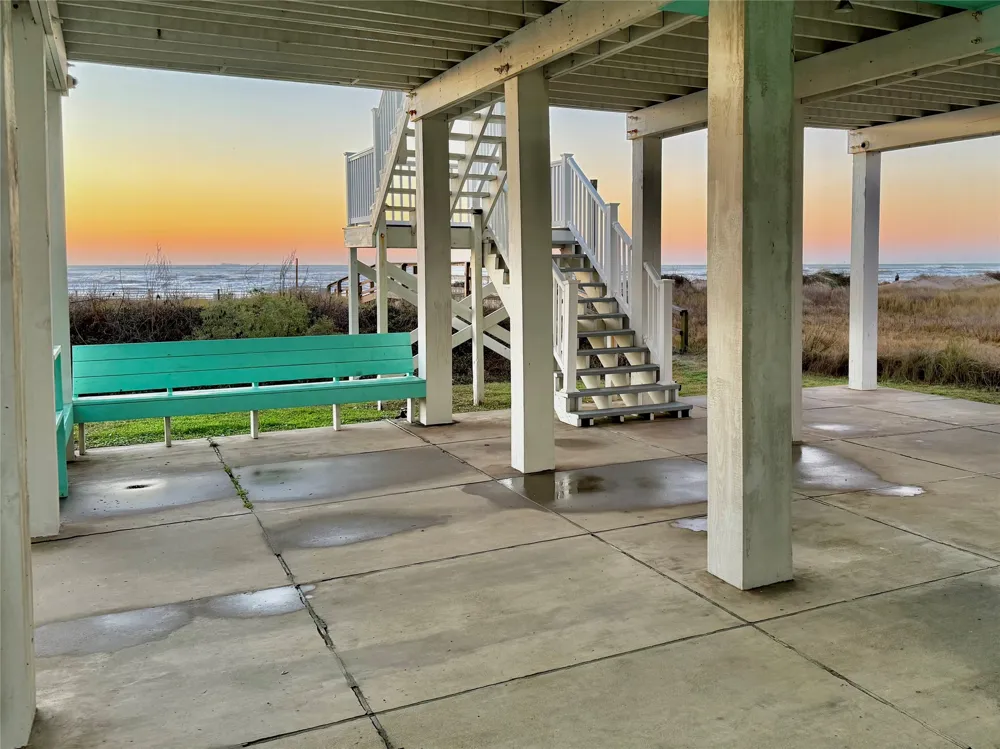 107 Mar Vista Court Freeport, TX 77541