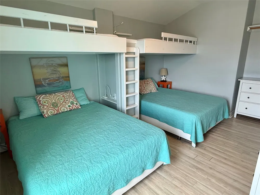 107 Mar Vista Court Freeport, TX 77541