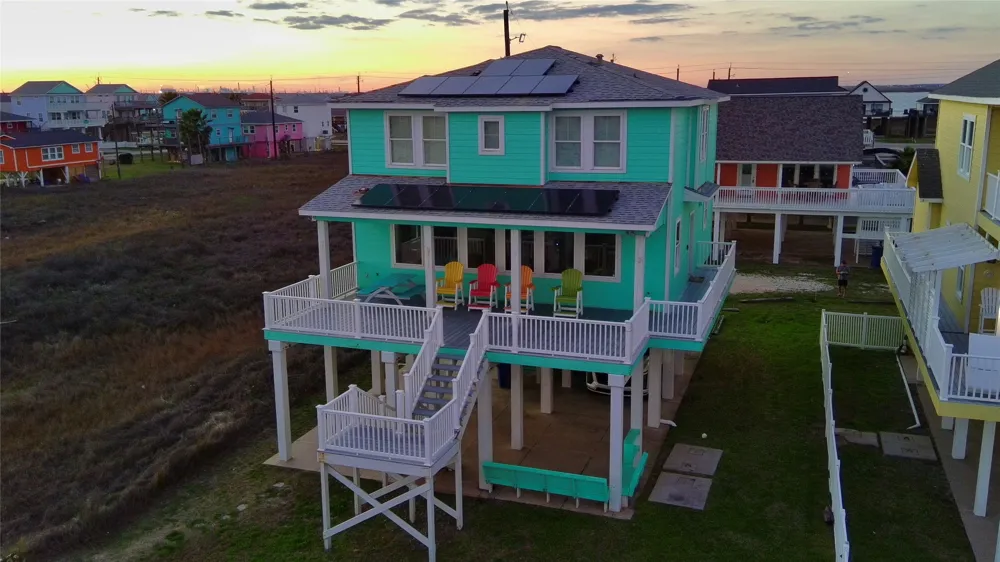 107 Mar Vista Court Freeport, TX 77541