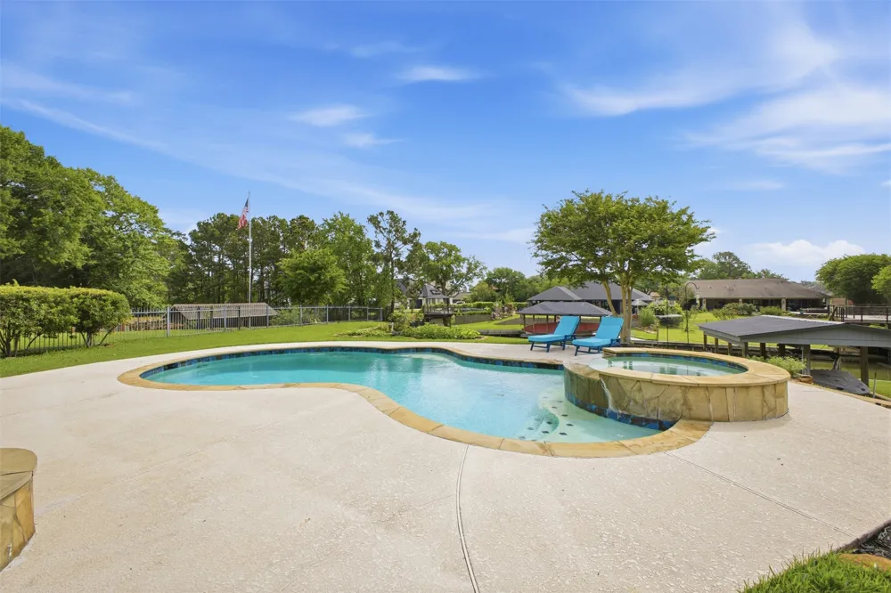 12710 Aries Loop Willis, TX 77318