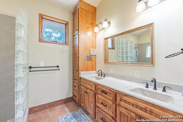 2041 Fm 1340 Hunt, TX 78024