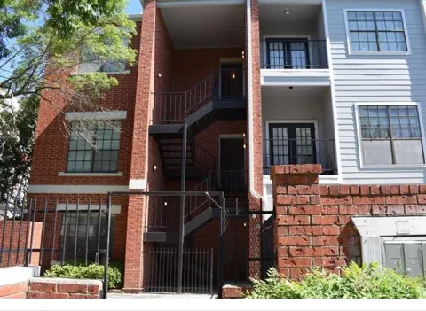 712 W 21st Street #303