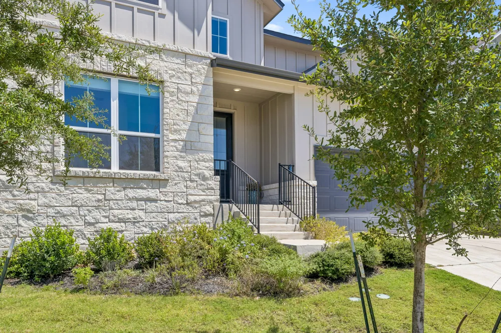 1102 Sage Thrasher Circle Dripping Springs, TX 78620