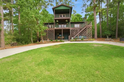 213 Lakefront Drive