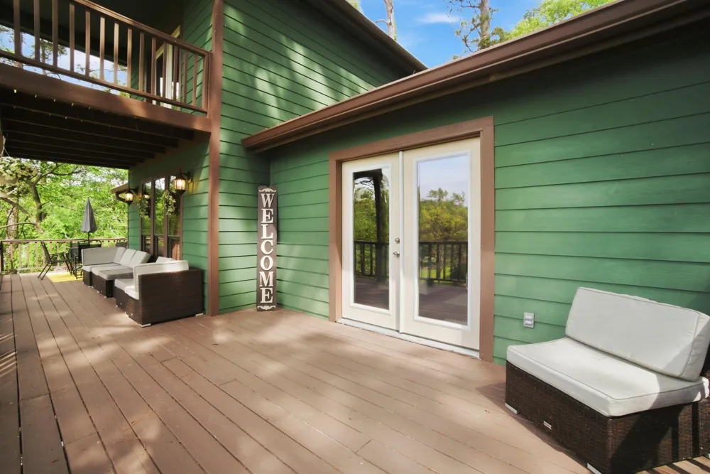 213 Lakefront Drive Onalaska, TX 77360
