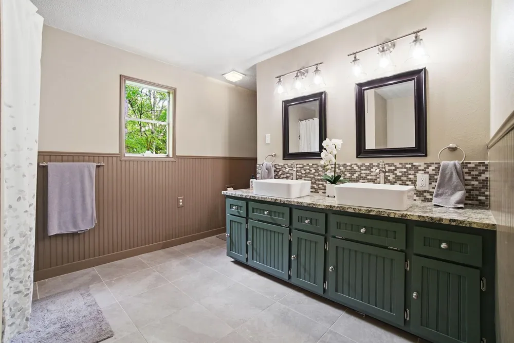 213 Lakefront Drive Onalaska, TX 77360