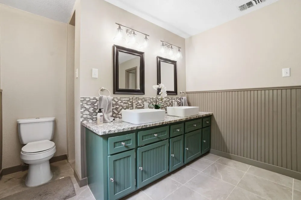 213 Lakefront Drive Onalaska, TX 77360