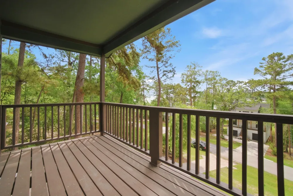 213 Lakefront Drive Onalaska, TX 77360