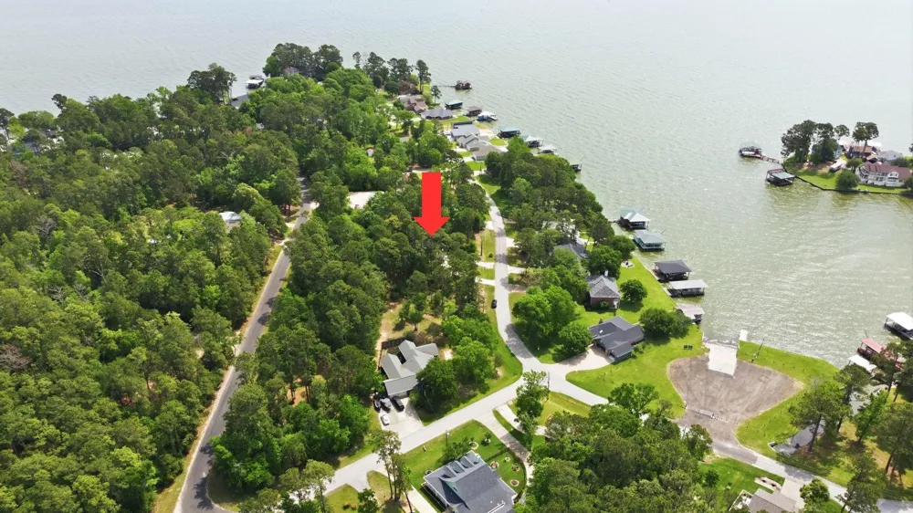 213 Lakefront Drive Onalaska, TX 77360