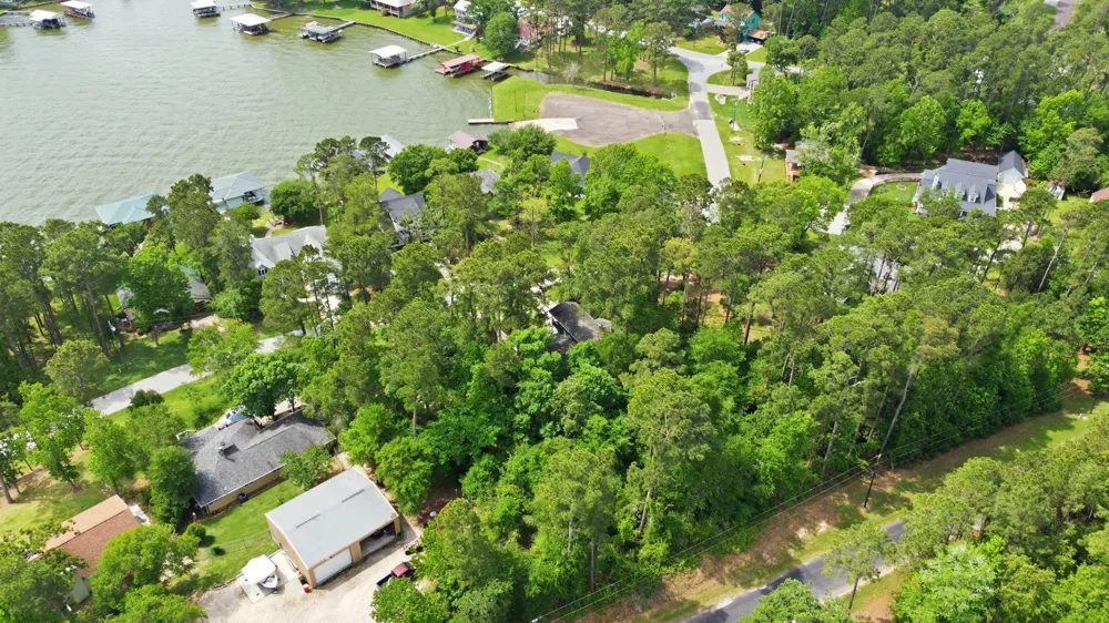 213 Lakefront Drive Onalaska, TX 77360