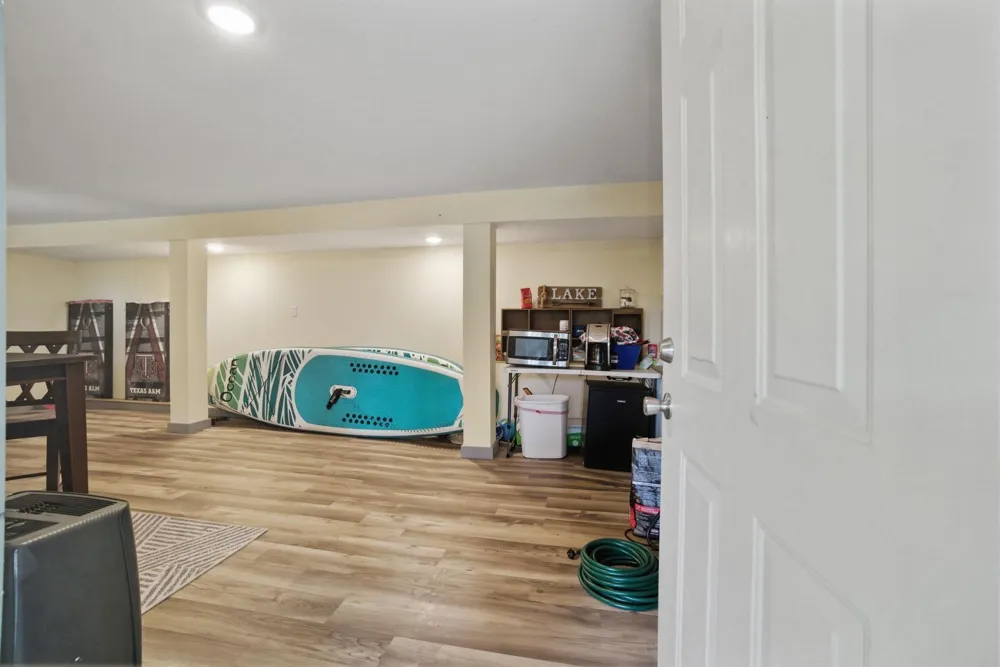 213 Lakefront Drive Onalaska, TX 77360