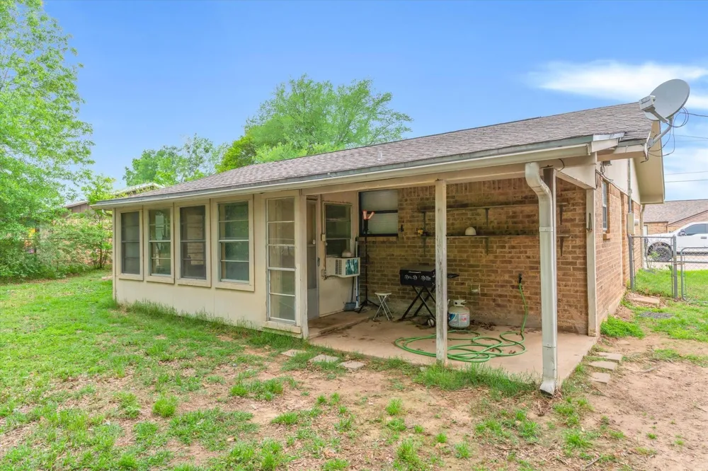 721 Water Crest Circle Canton, TX 75103